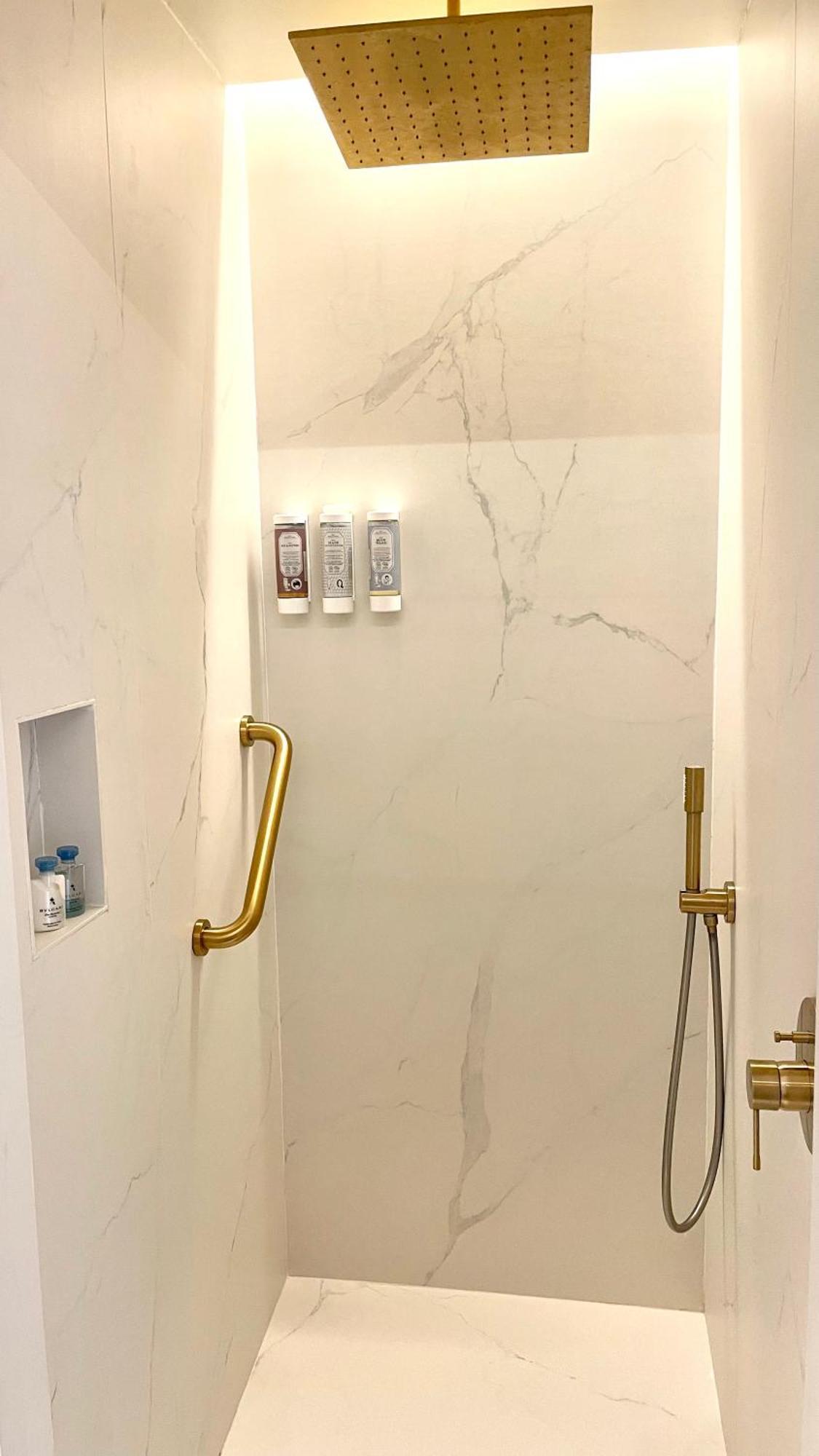 Luxury Suites & Apartments Mondrian Market Square II Warschau Zimmer foto