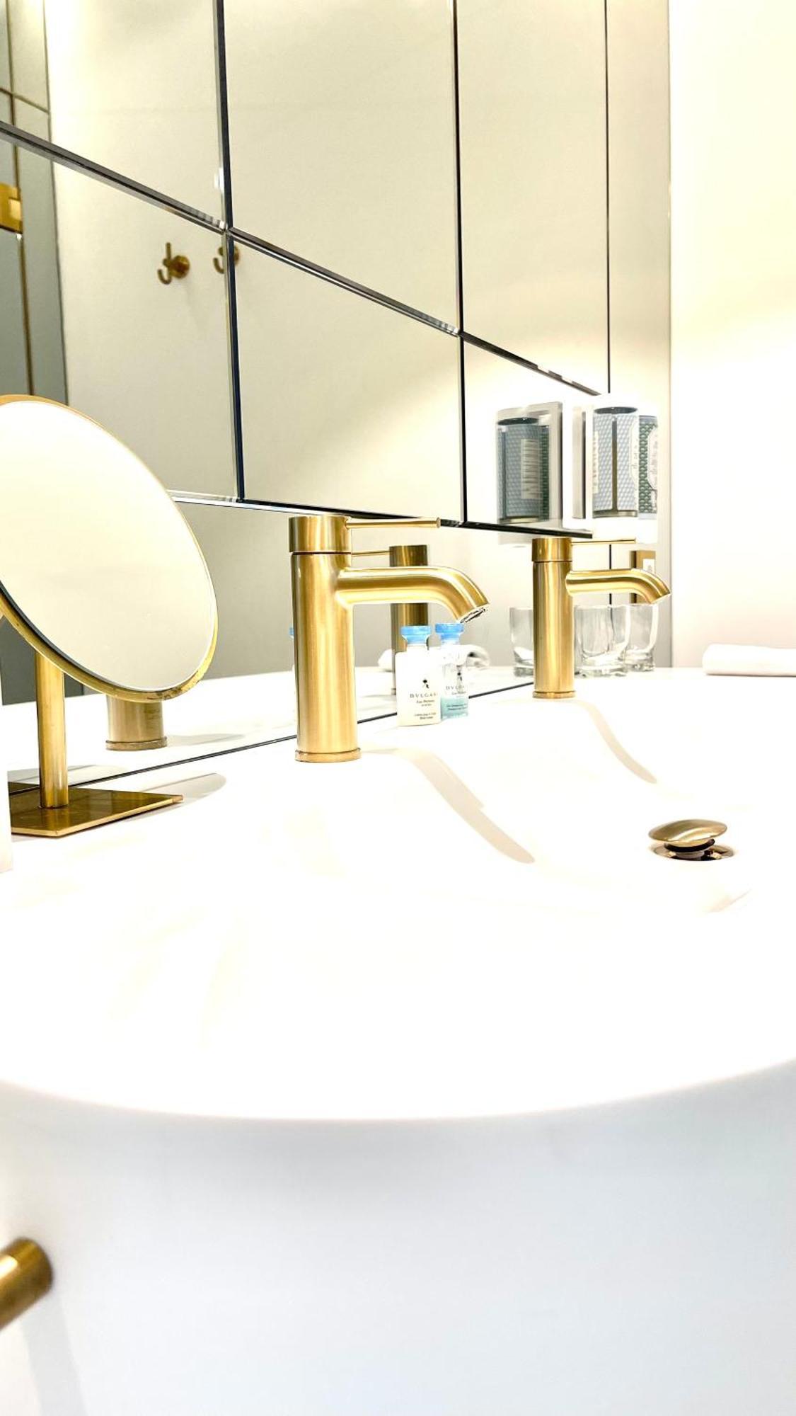 Luxury Suites & Apartments Mondrian Market Square II Warschau Zimmer foto